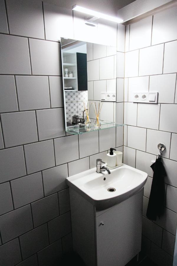 Black & White Apartment With A Gift Soft Panda Budapest Exterior photo